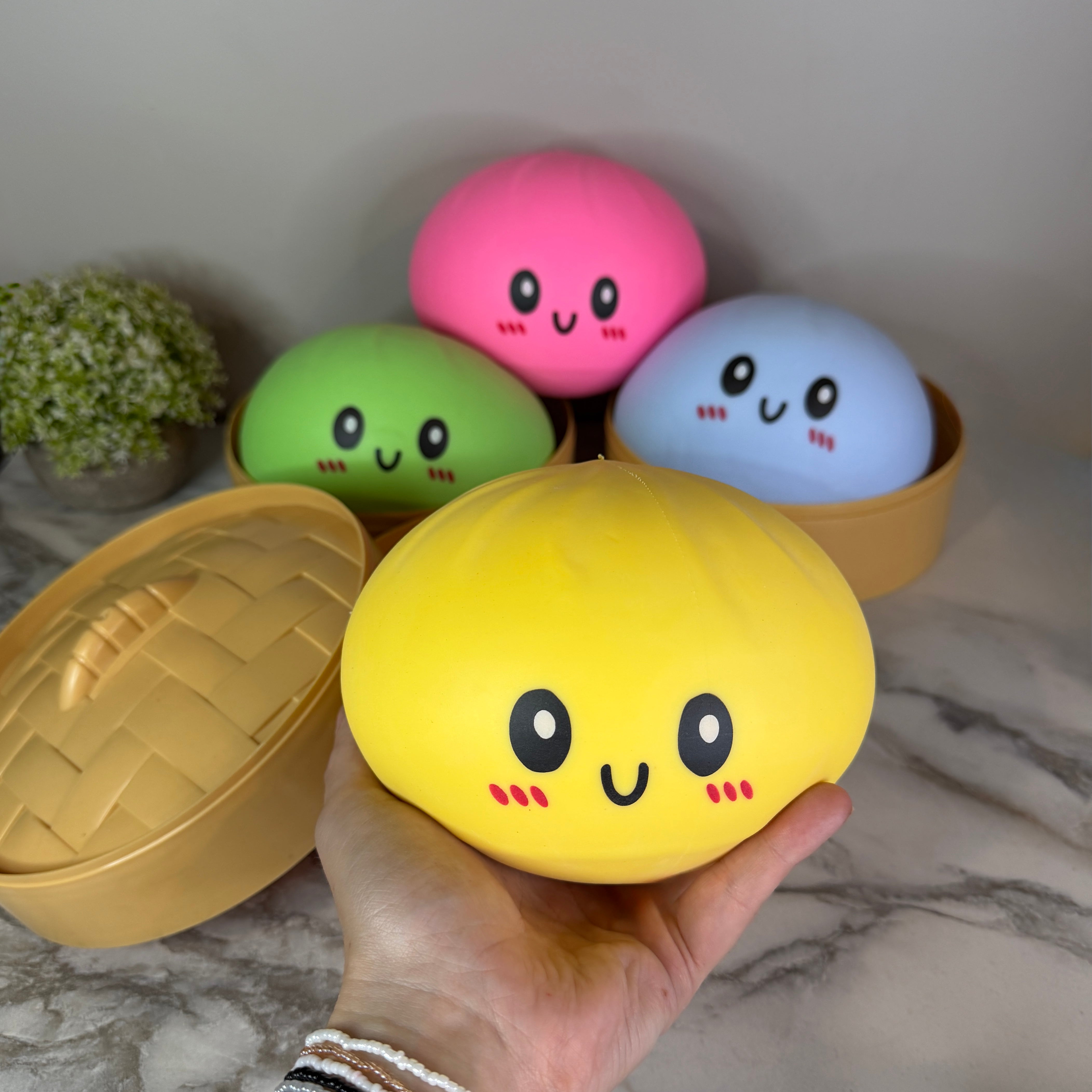 Squishy Toy - XL Jumbo Dumpling, Quick Squeeze Solid